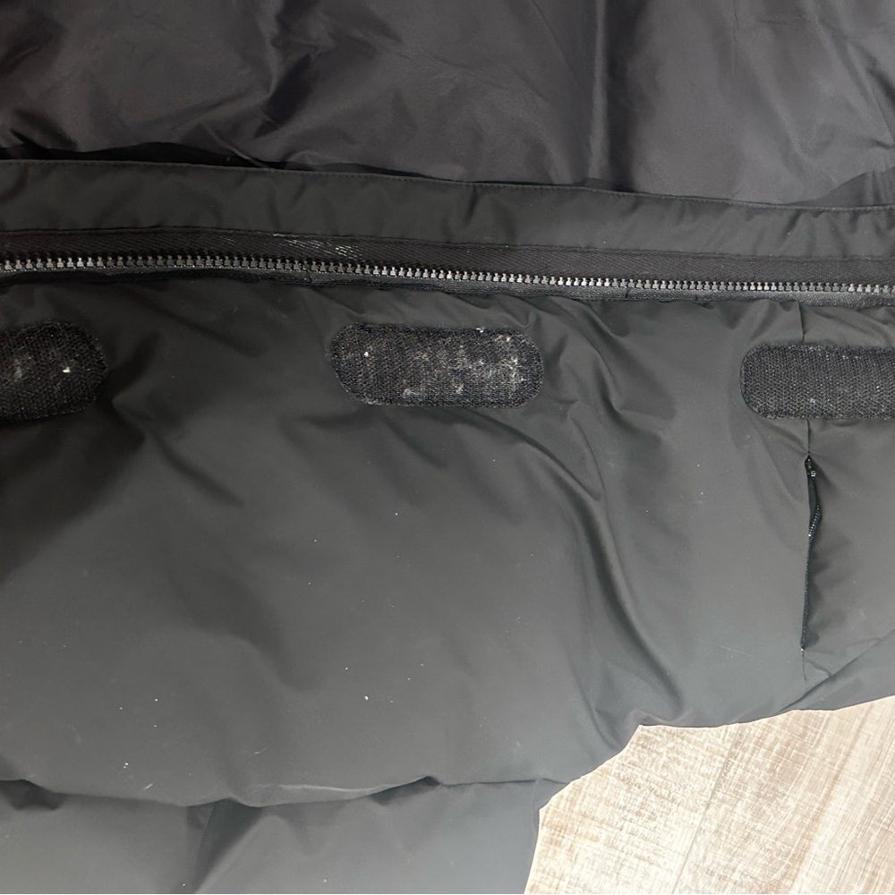 Ivy Black Puffer Vest for Women - Picture 6 of 8